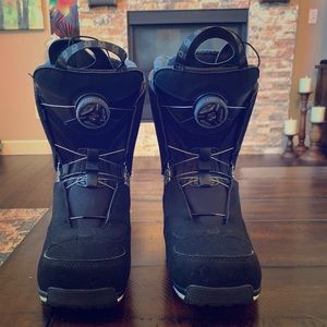 EUC Solomon Lily Snowboard Boots